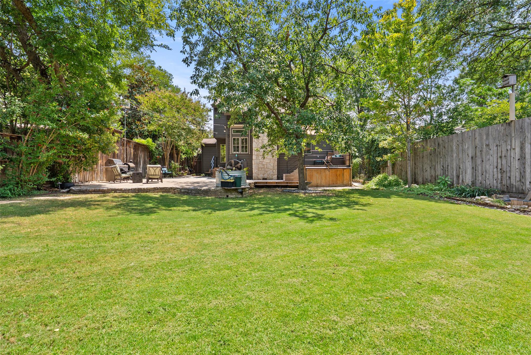 2208 Mountain View RD