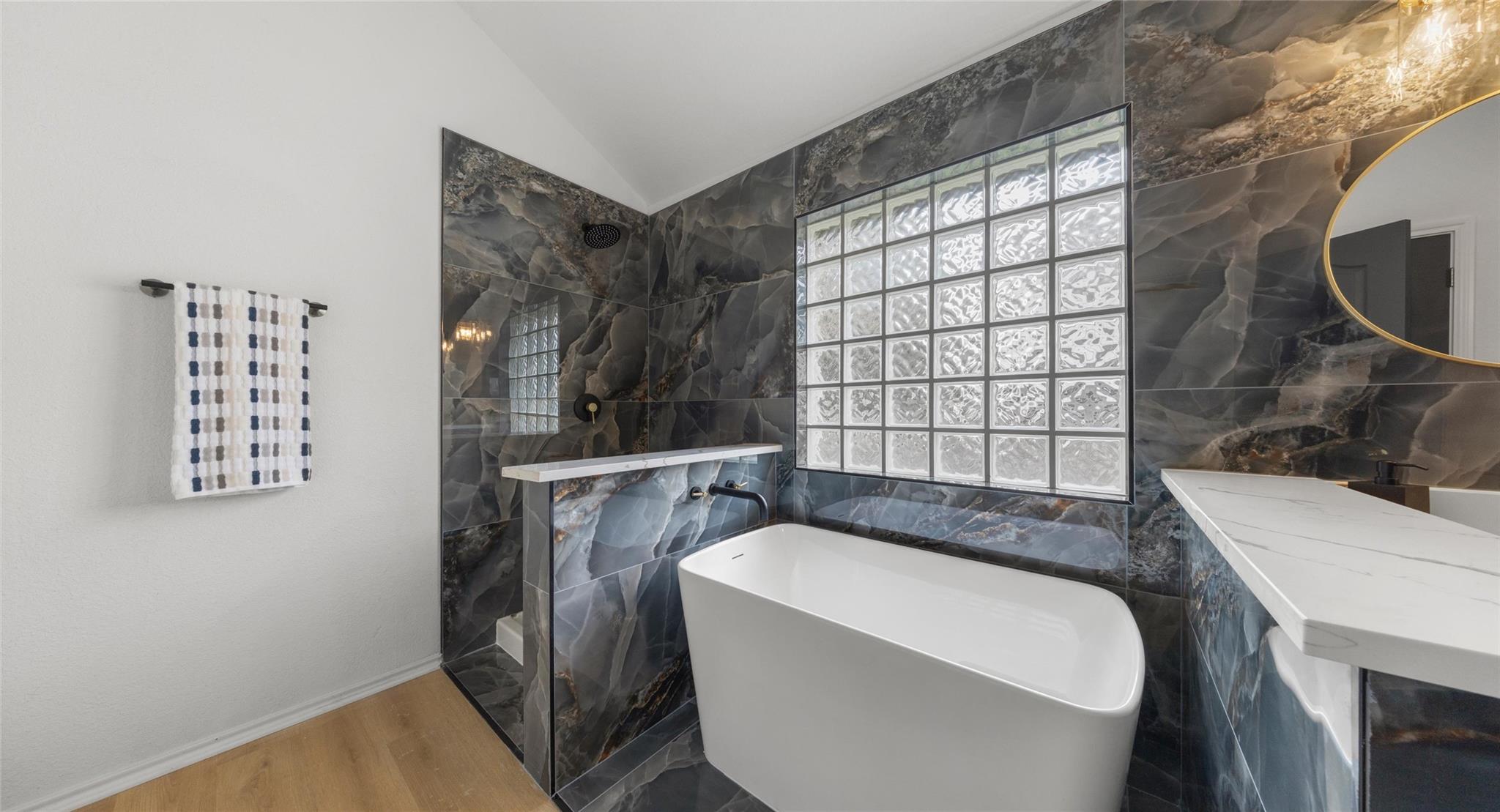 2527 Crenshaw DR