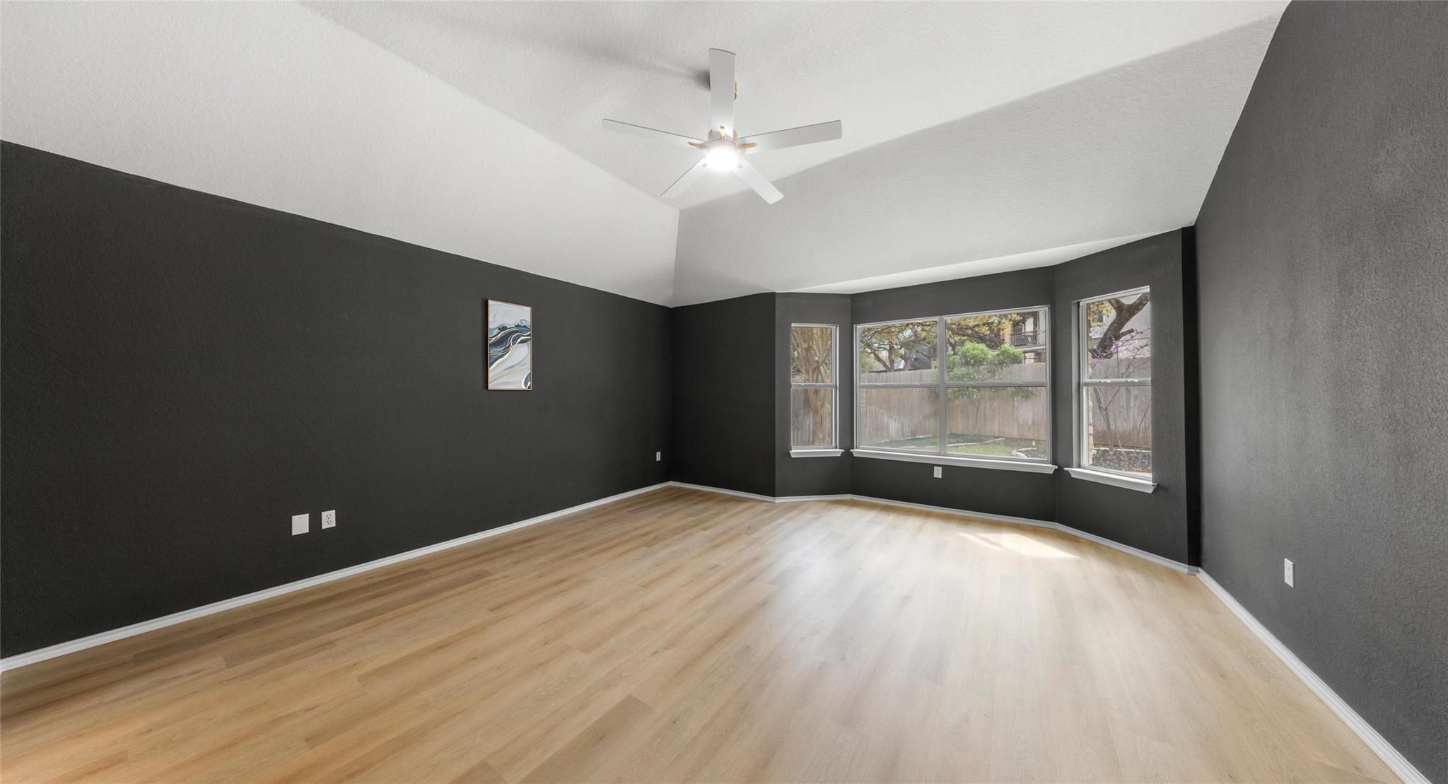 2527 Crenshaw DR