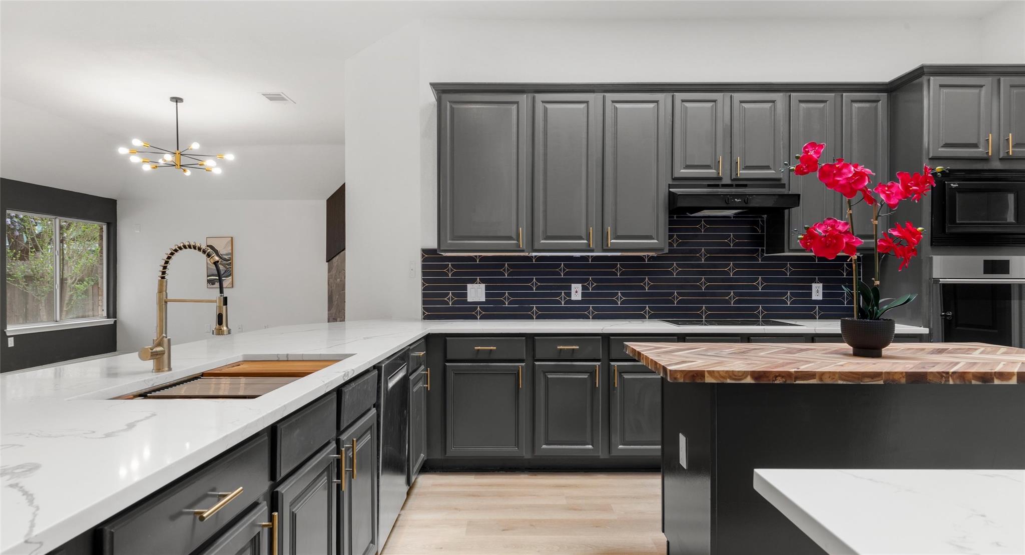 2527 Crenshaw DR