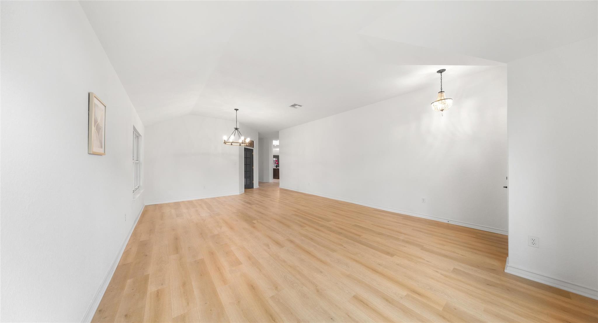 2527 Crenshaw DR
