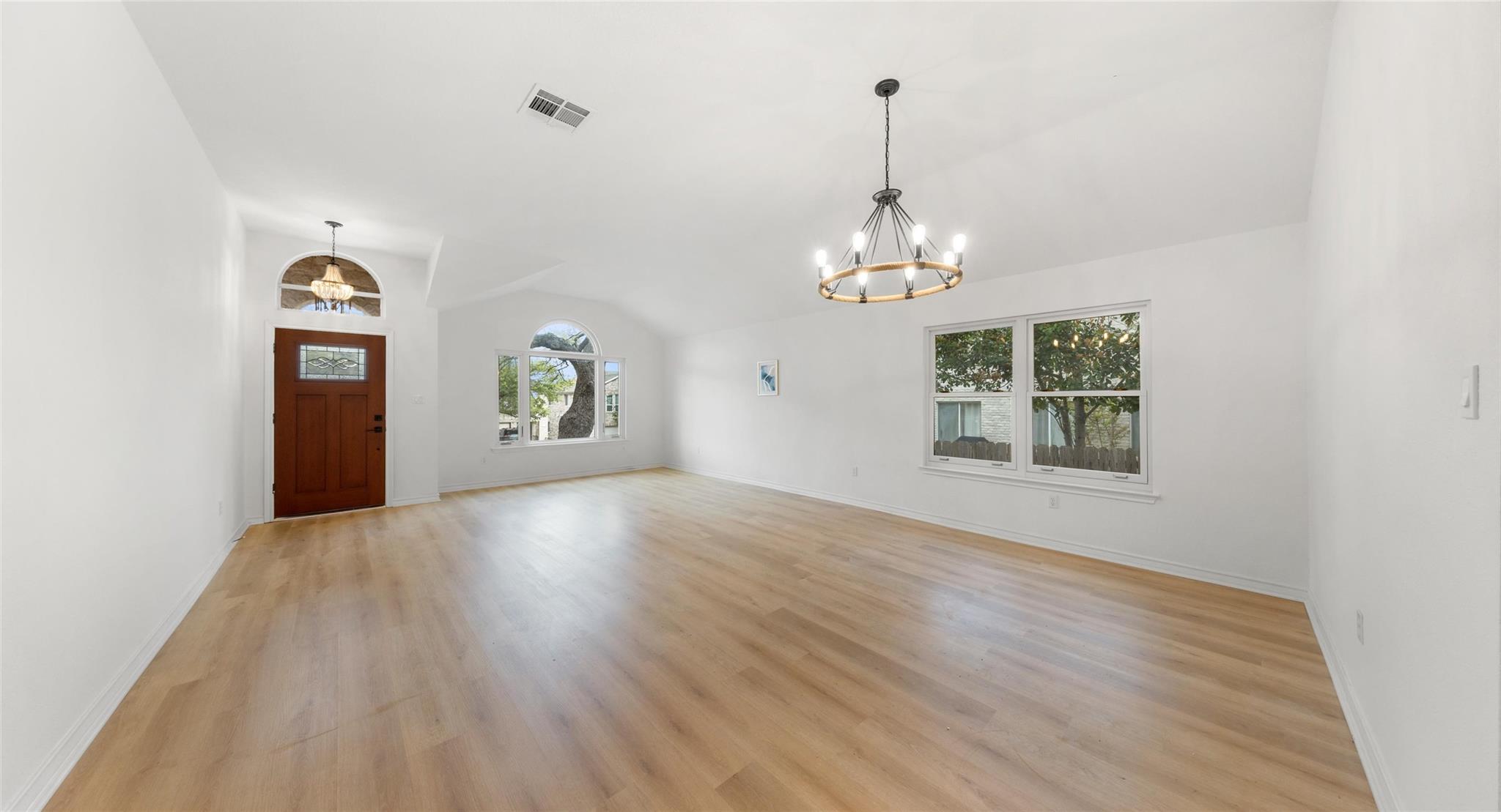 2527 Crenshaw DR
