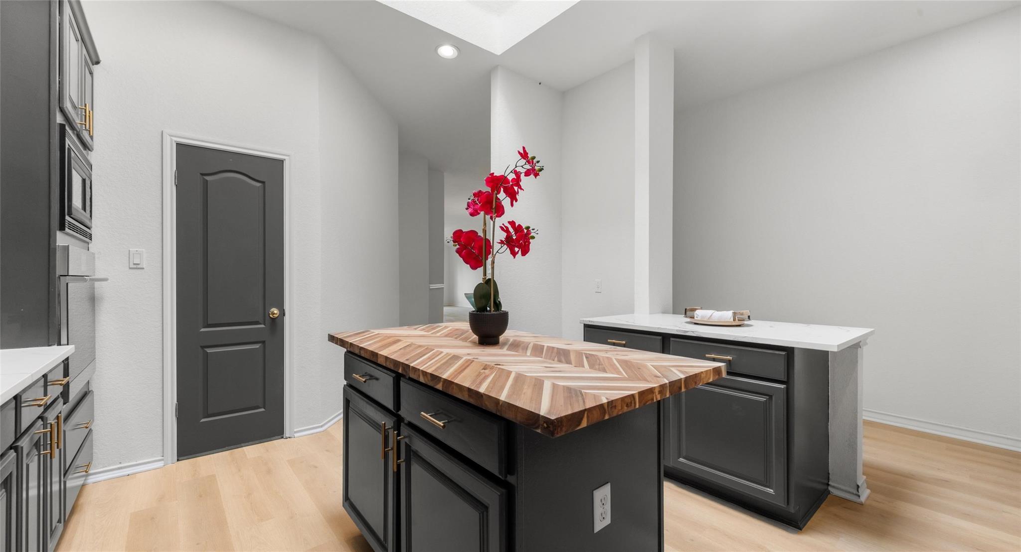 2527 Crenshaw DR