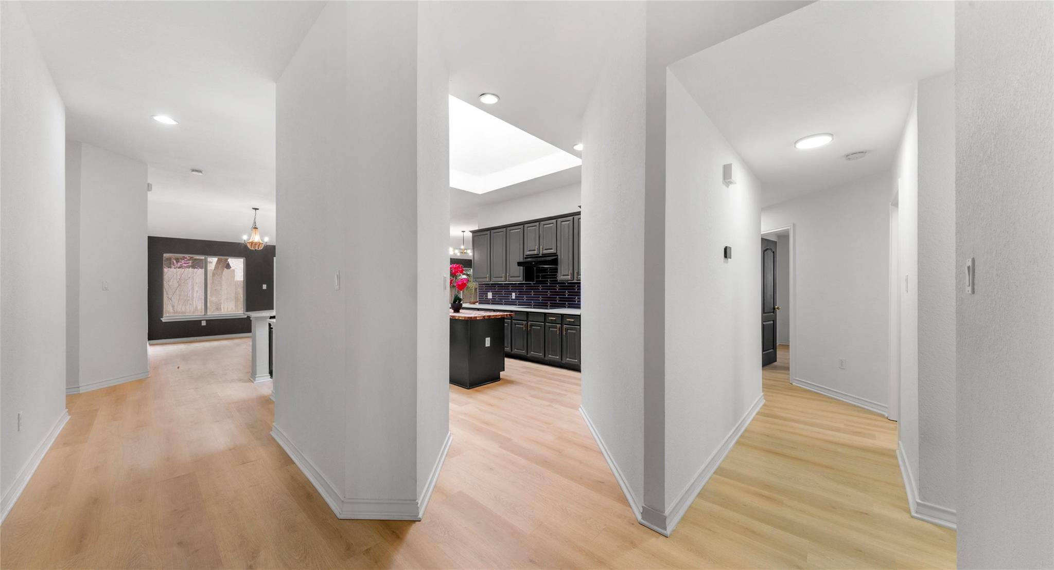 2527 Crenshaw DR