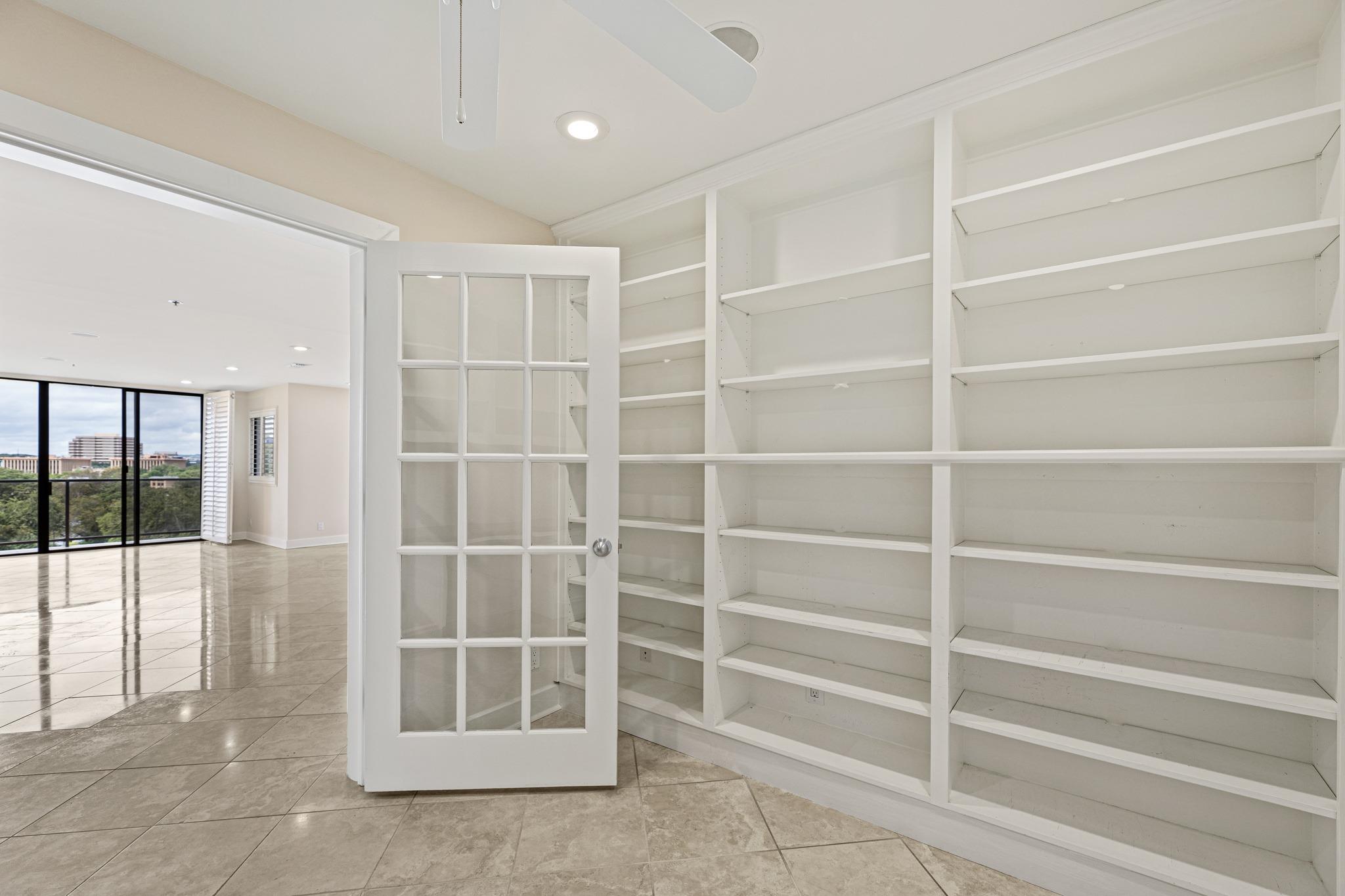 40 N Interstate 35 Highway Unit: 5A1