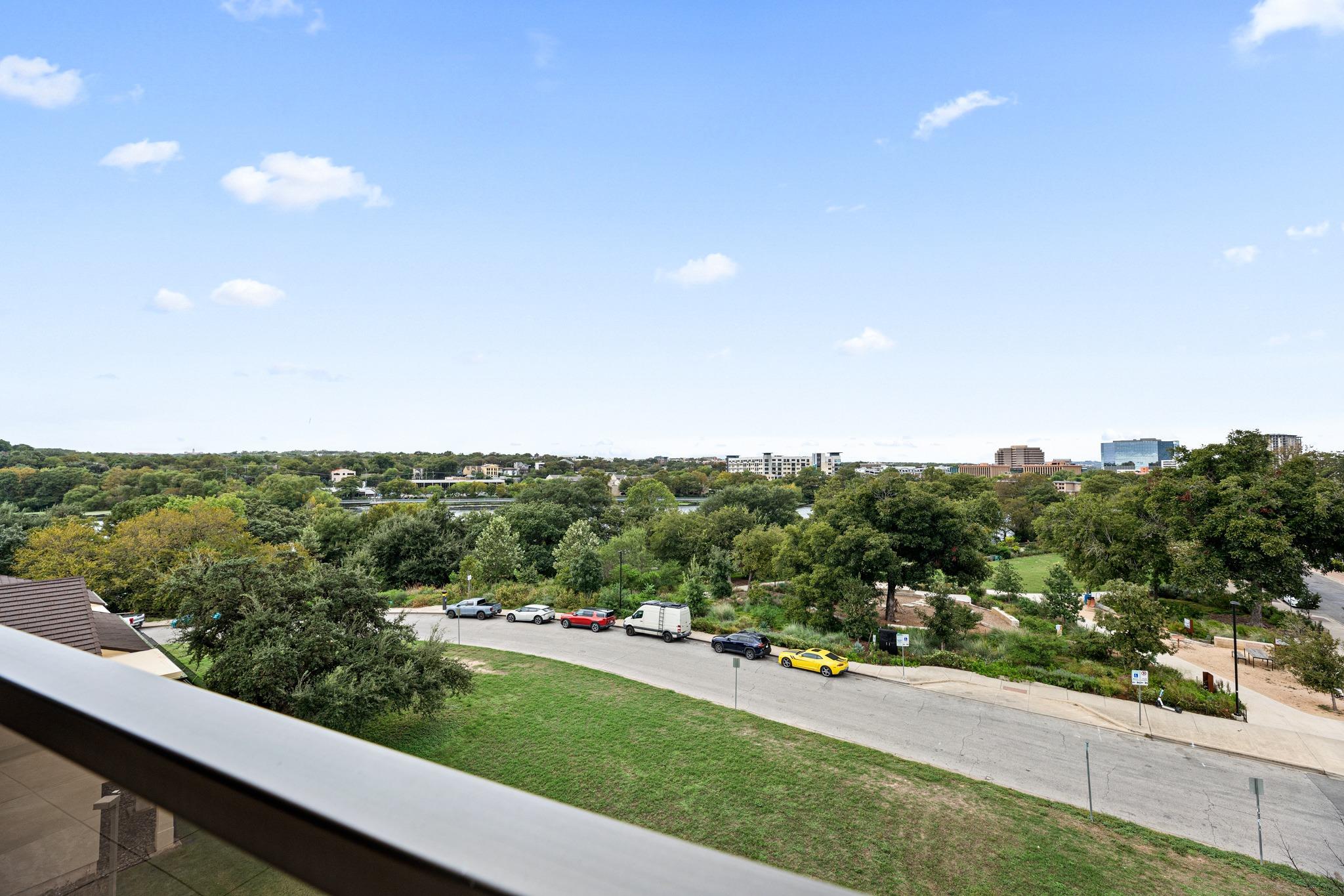 40 N Interstate 35 Highway Unit: 5A1