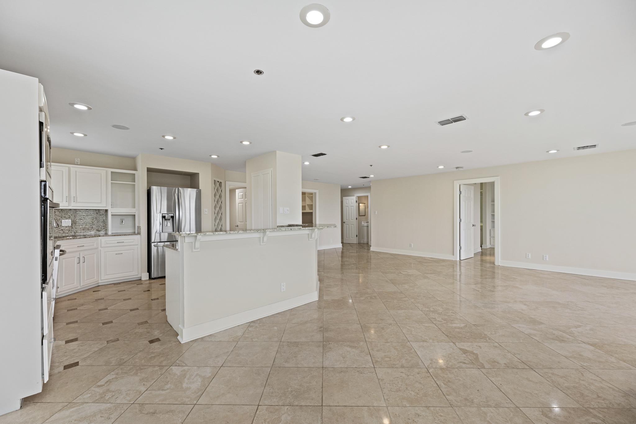 40 N Interstate 35 Highway Unit: 5A1