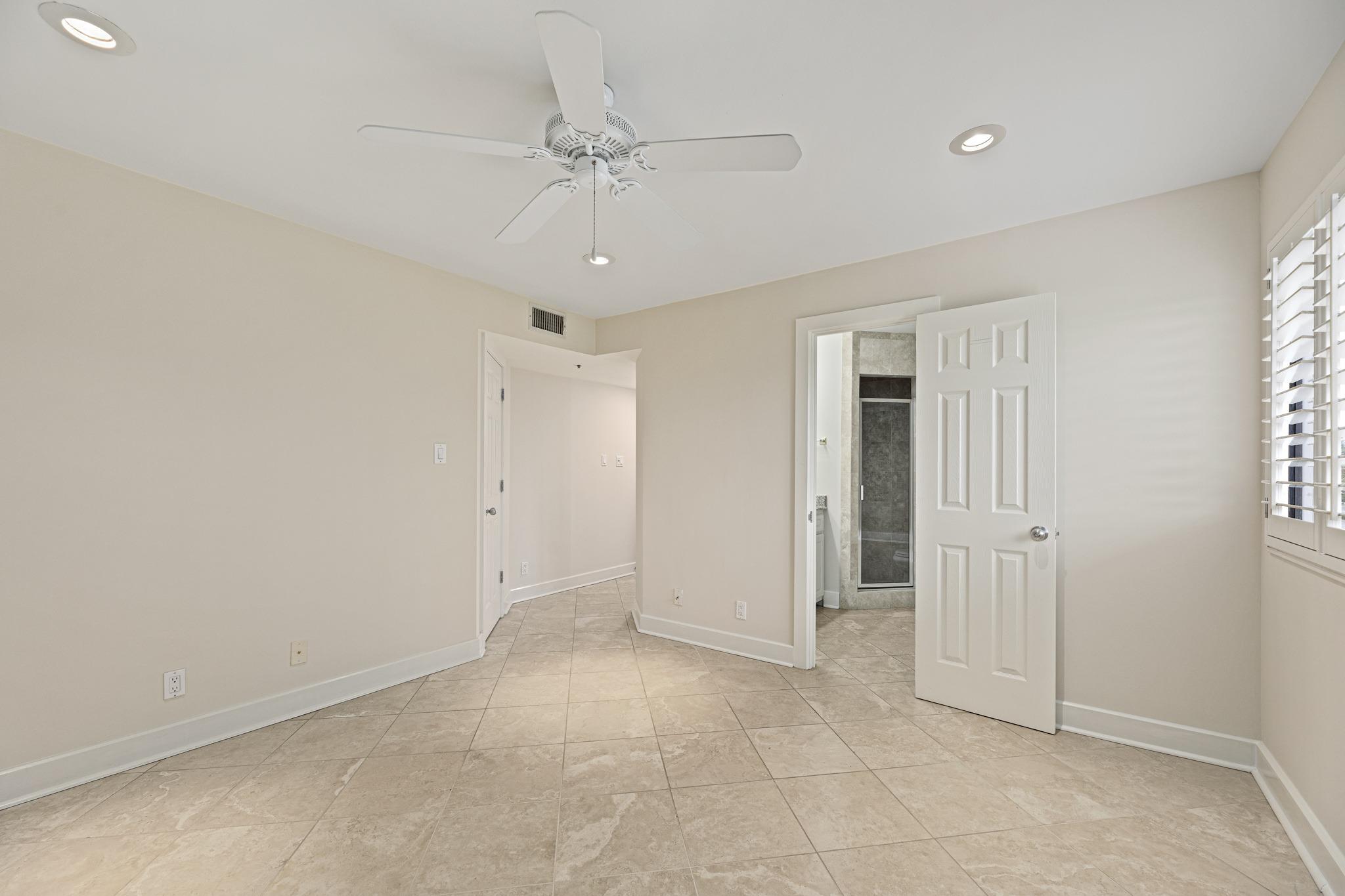 40 N Interstate 35 Highway Unit: 5A1