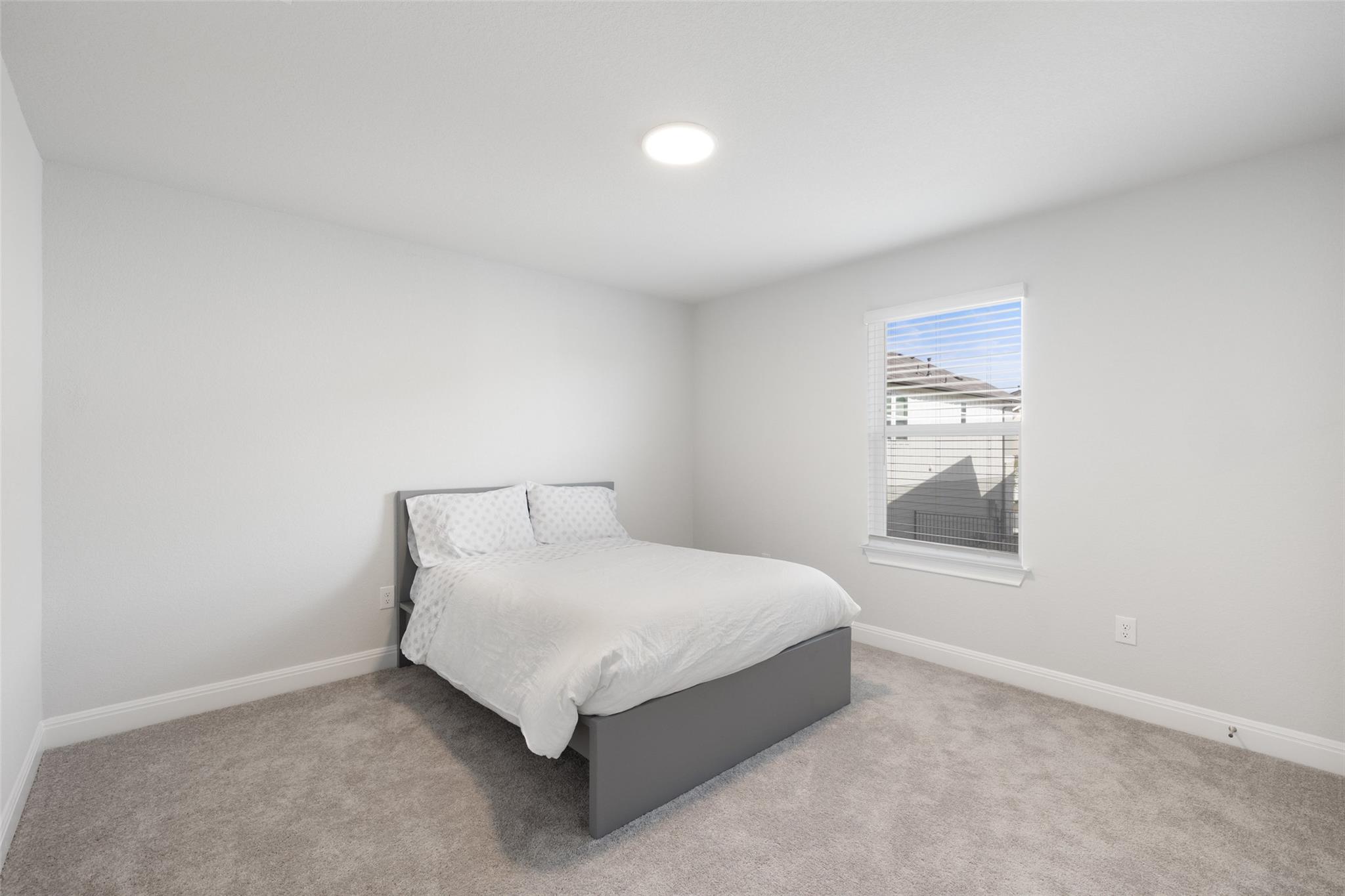 1012 Legend Milton LN