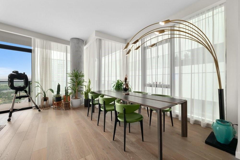 202 Nueces ST # 1906