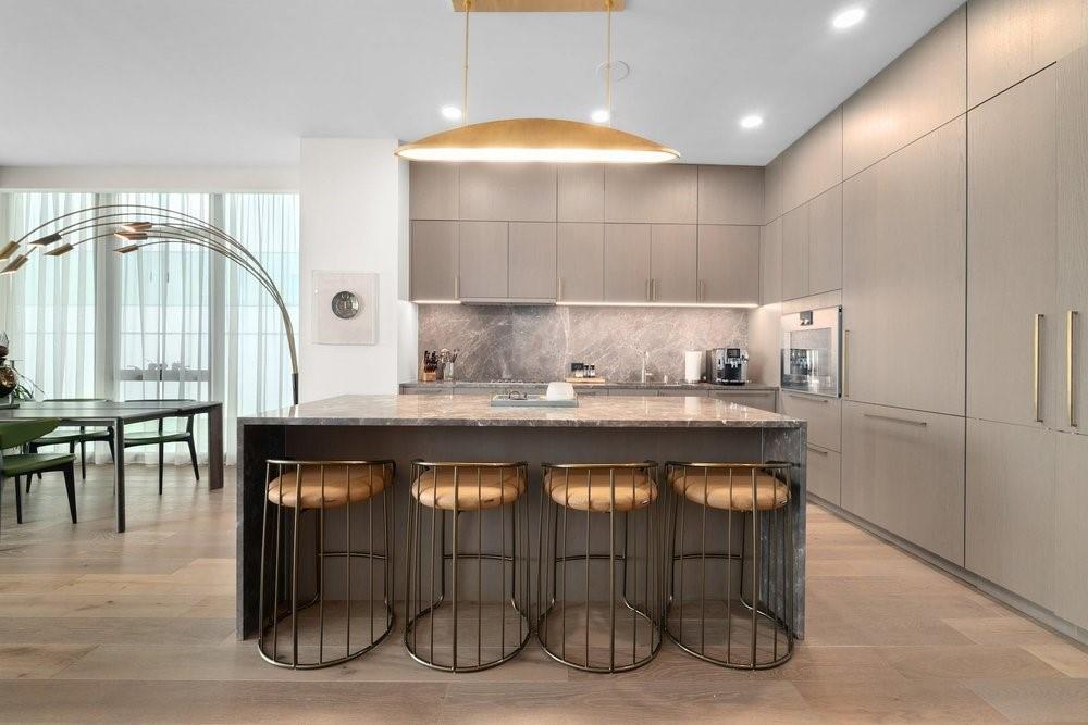 202 Nueces ST # 1906