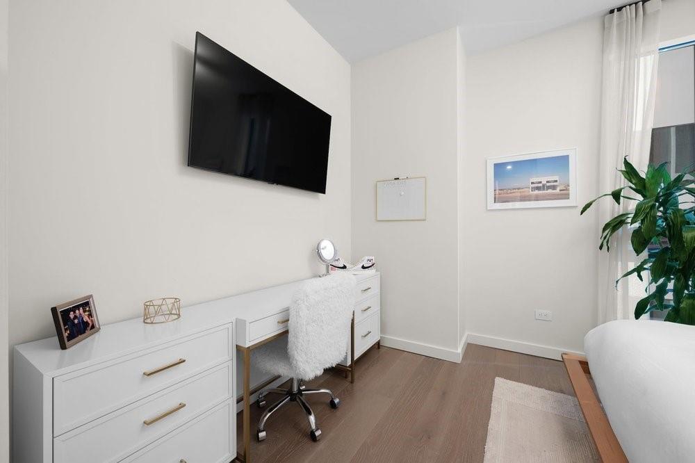 202 Nueces ST # 1906