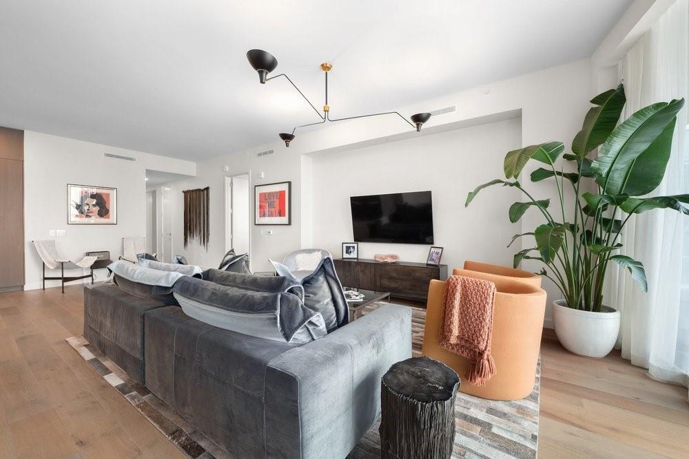 202 Nueces ST # 1906