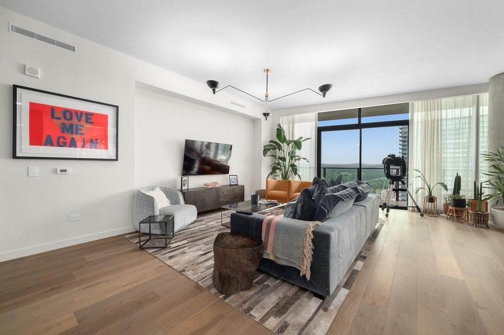 202 Nueces ST # 1906