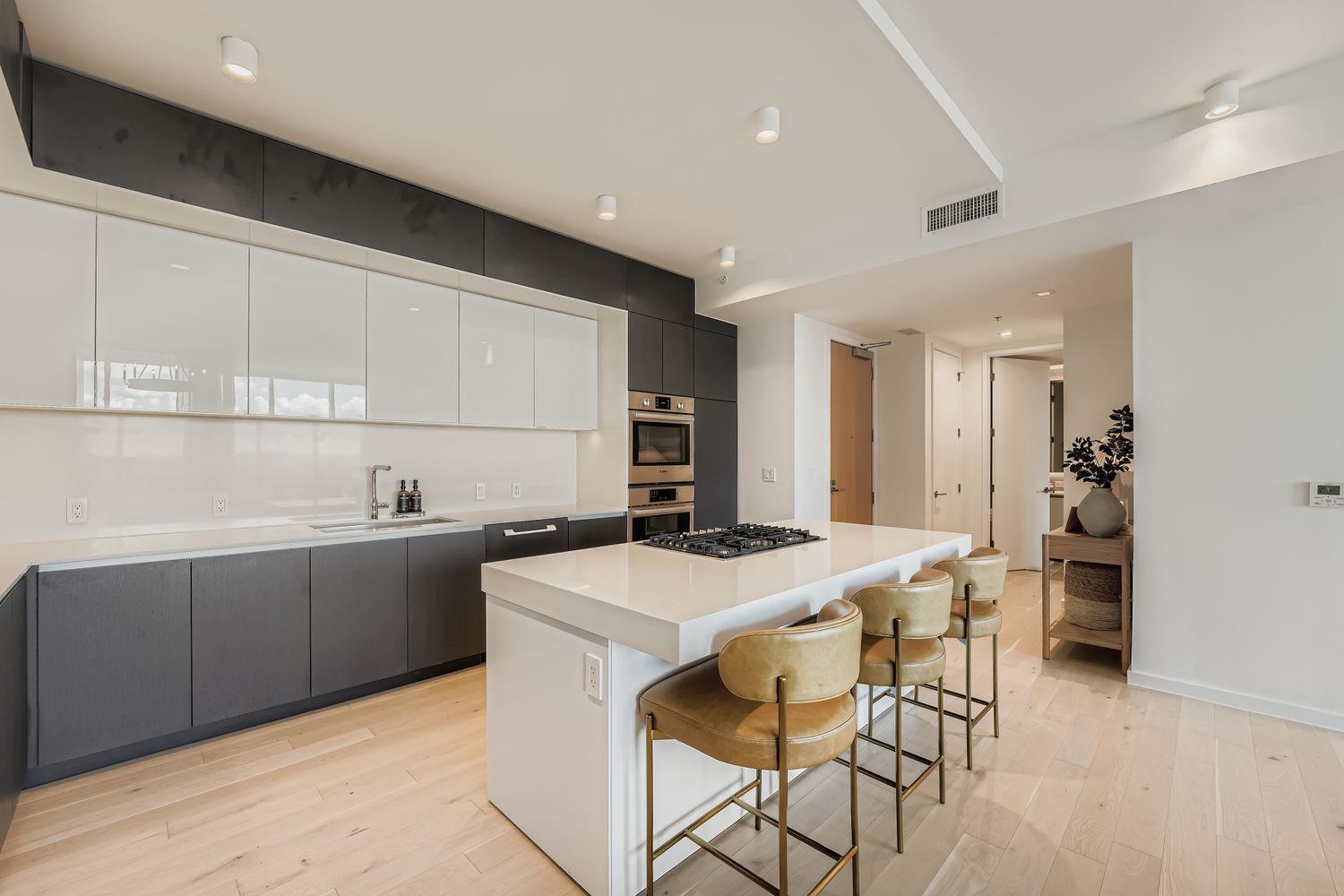 313 W 17th ST # 1404