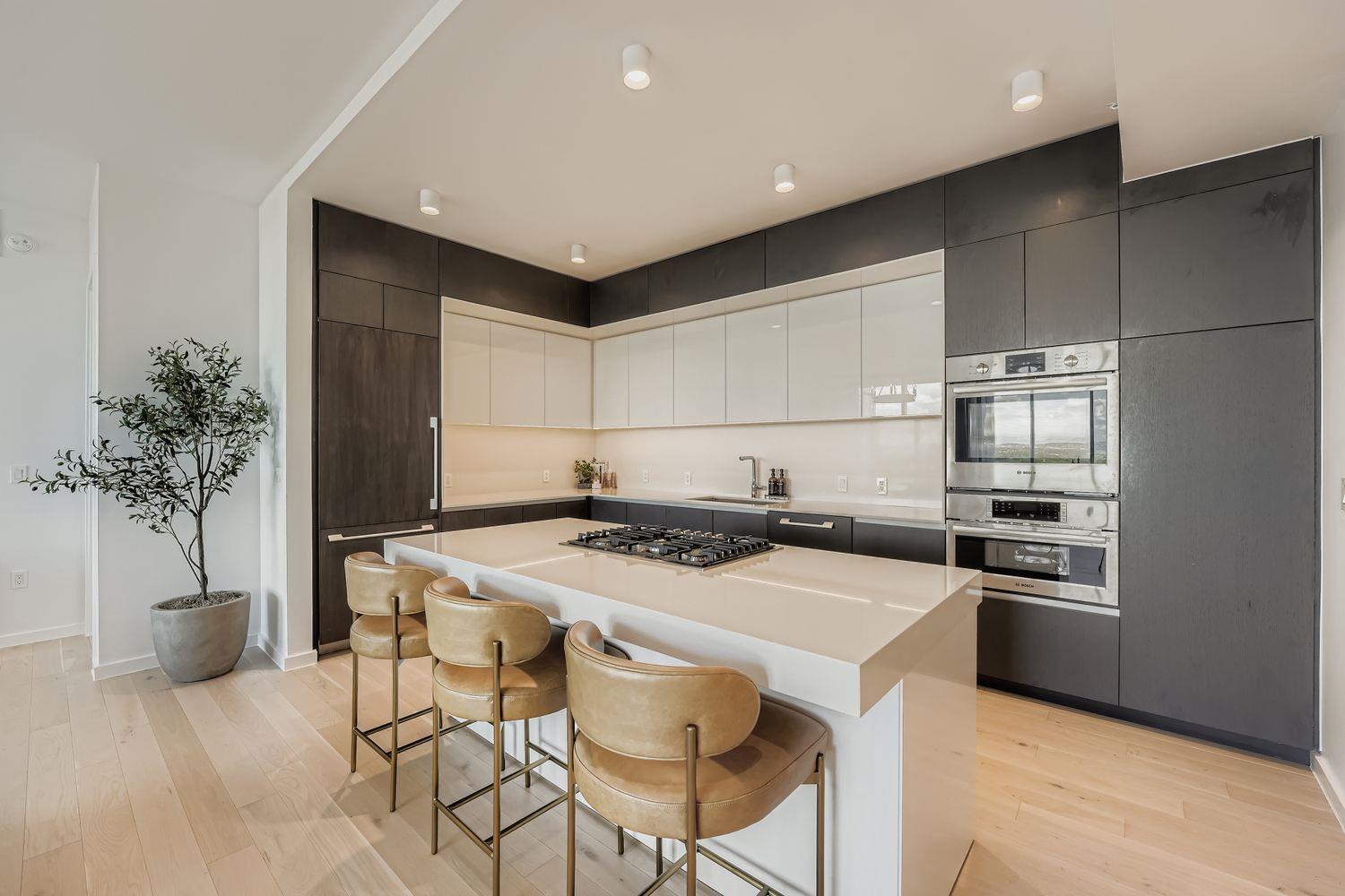 313 W 17th ST # 1404