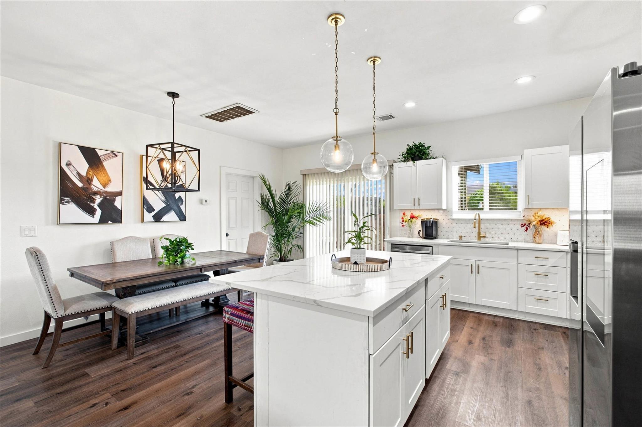 123 Escondido DR