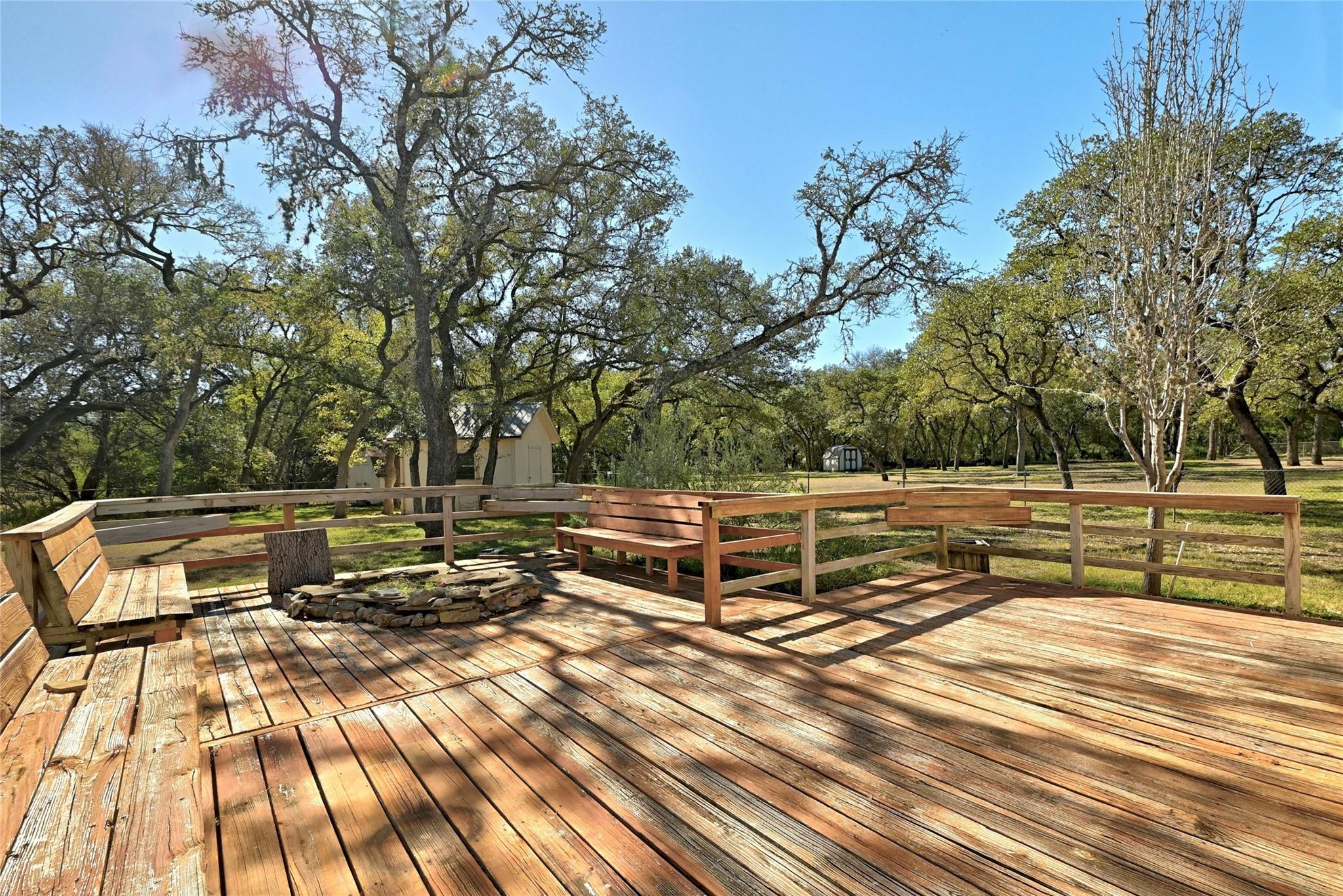 713 Mountain DR