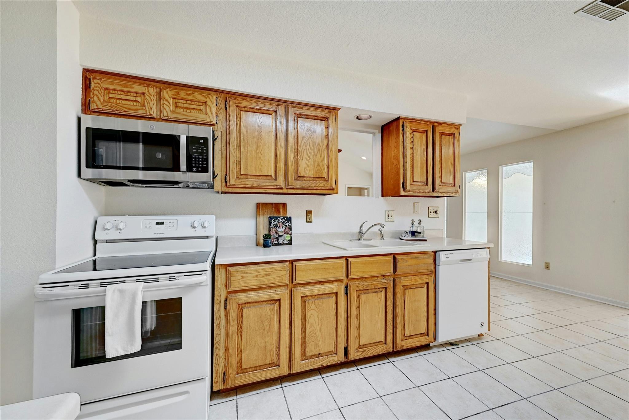 713 Mountain DR