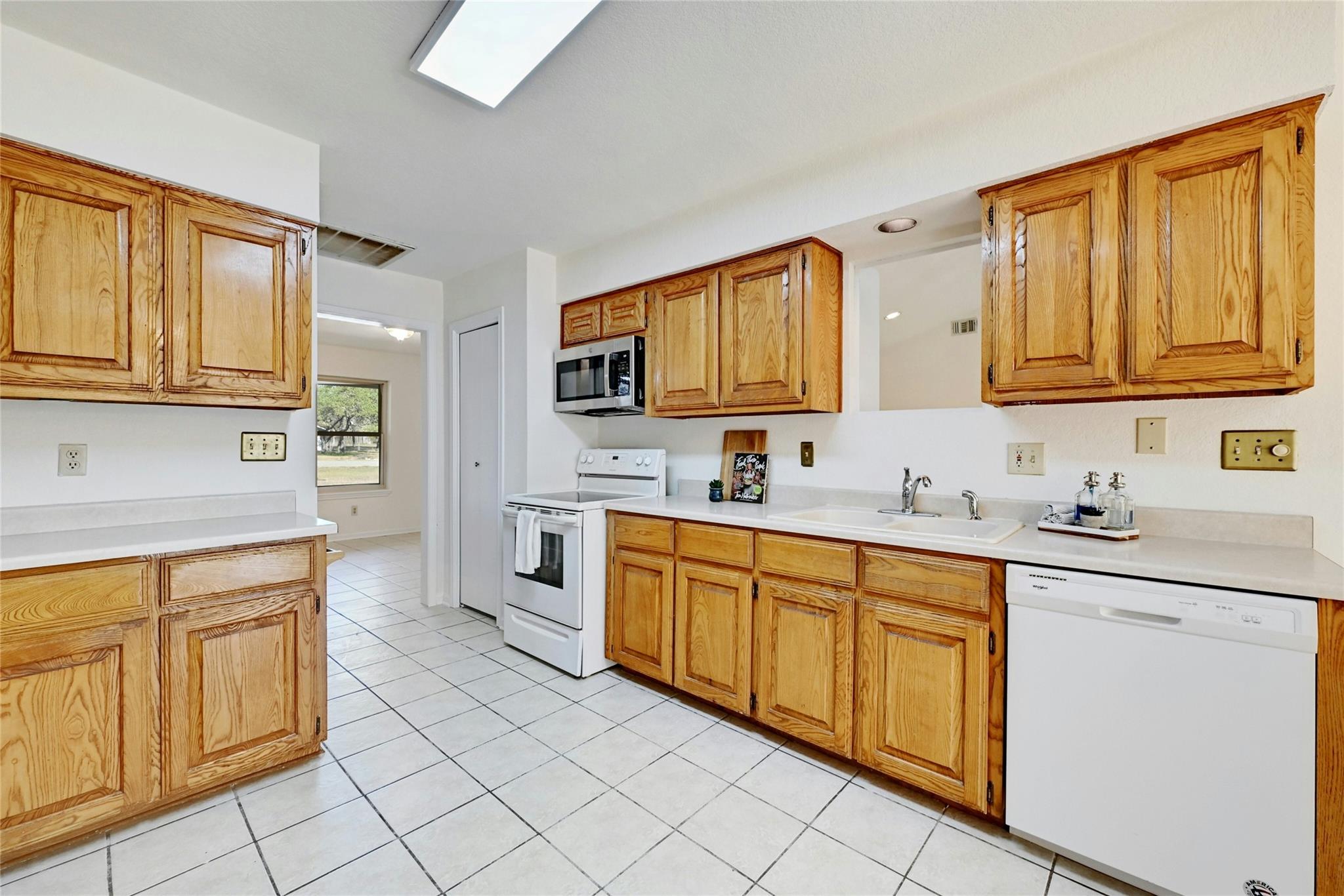 713 Mountain DR