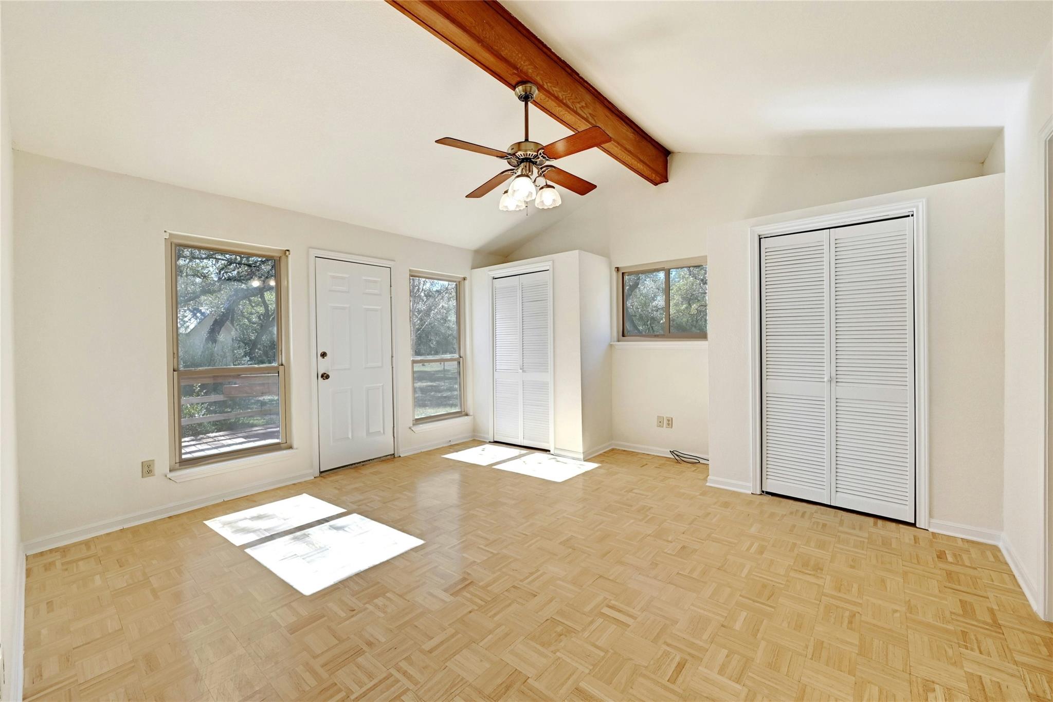 713 Mountain DR