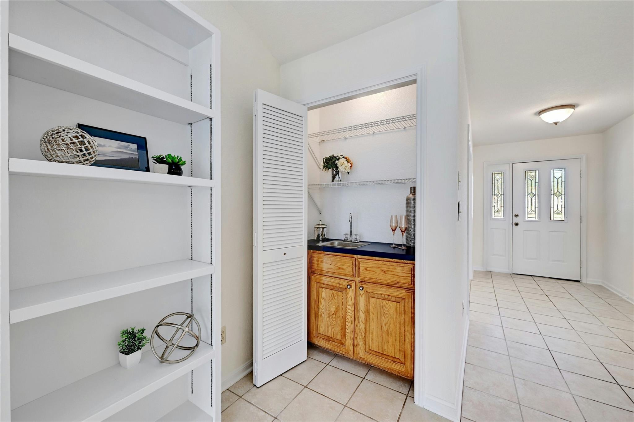 713 Mountain DR