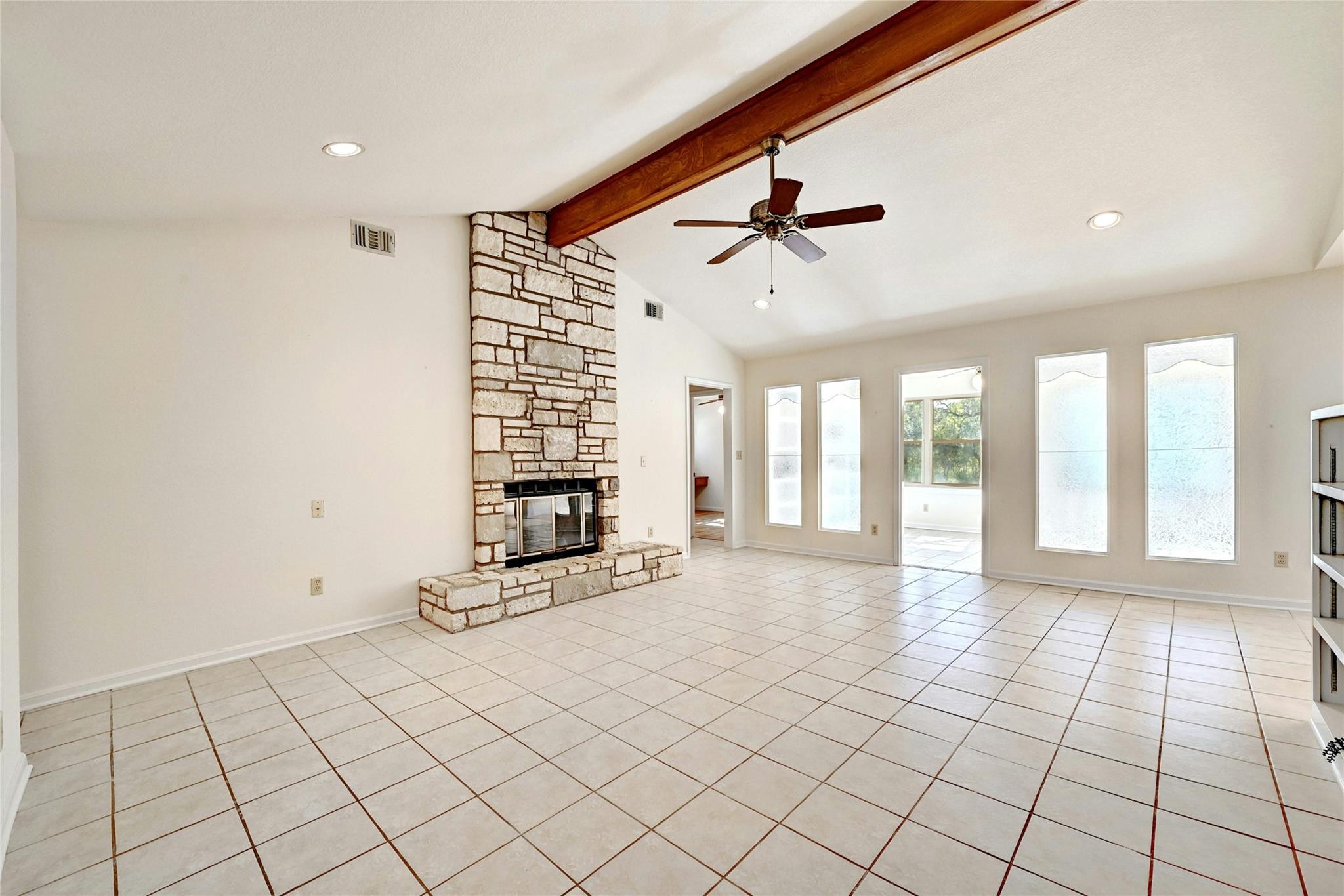 713 Mountain DR