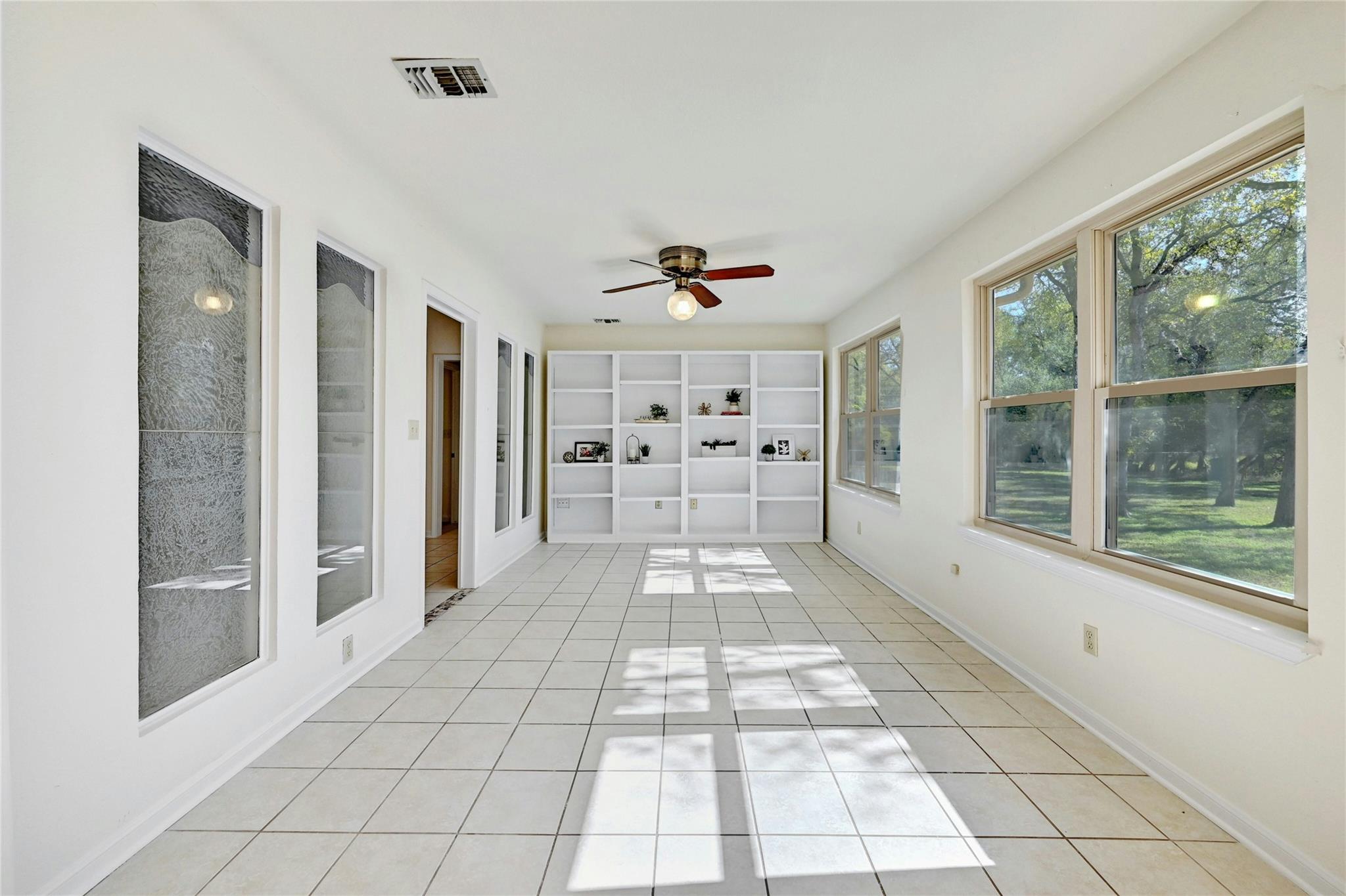 713 Mountain DR