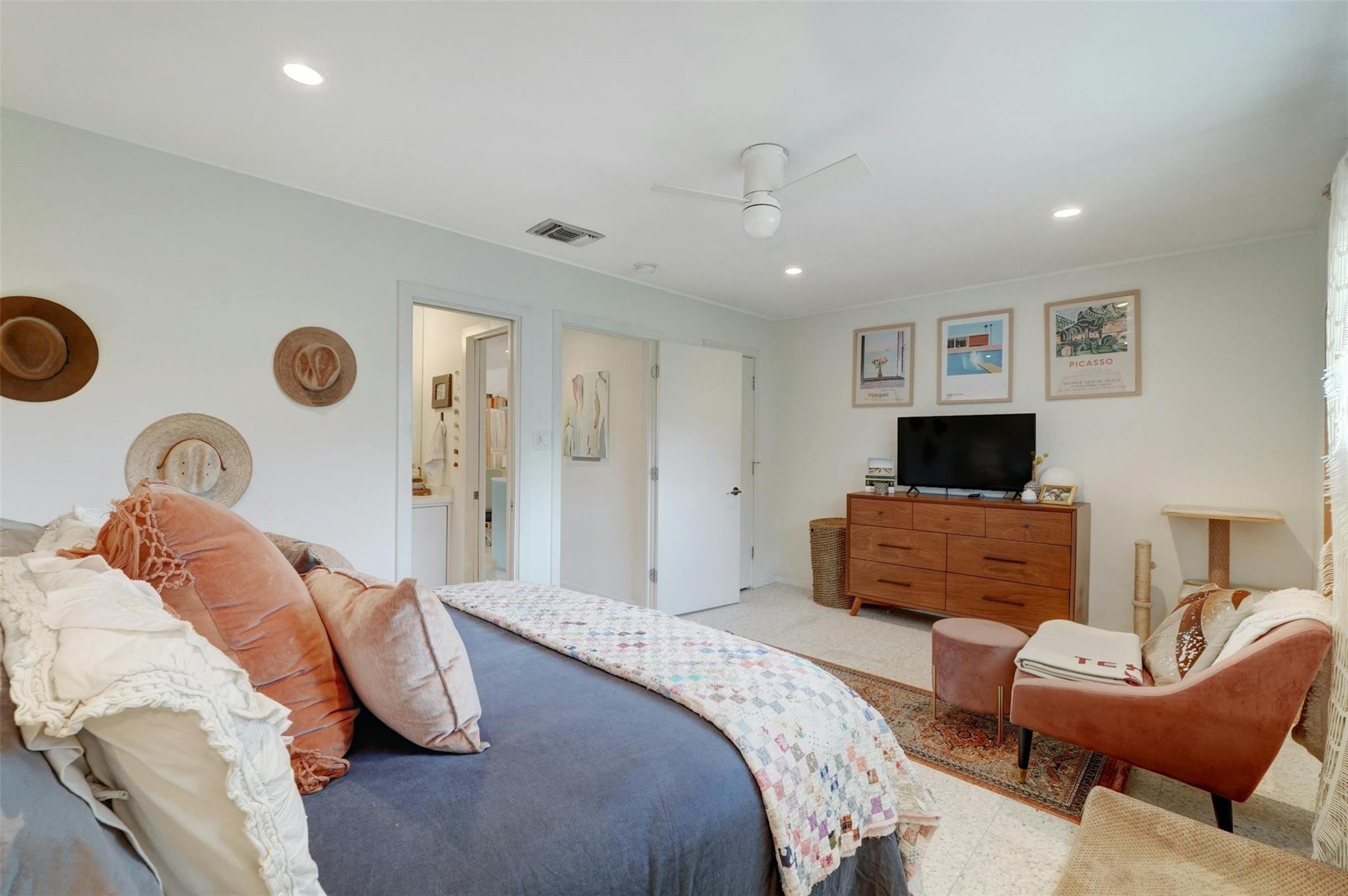 1208 Enfield RD # 202