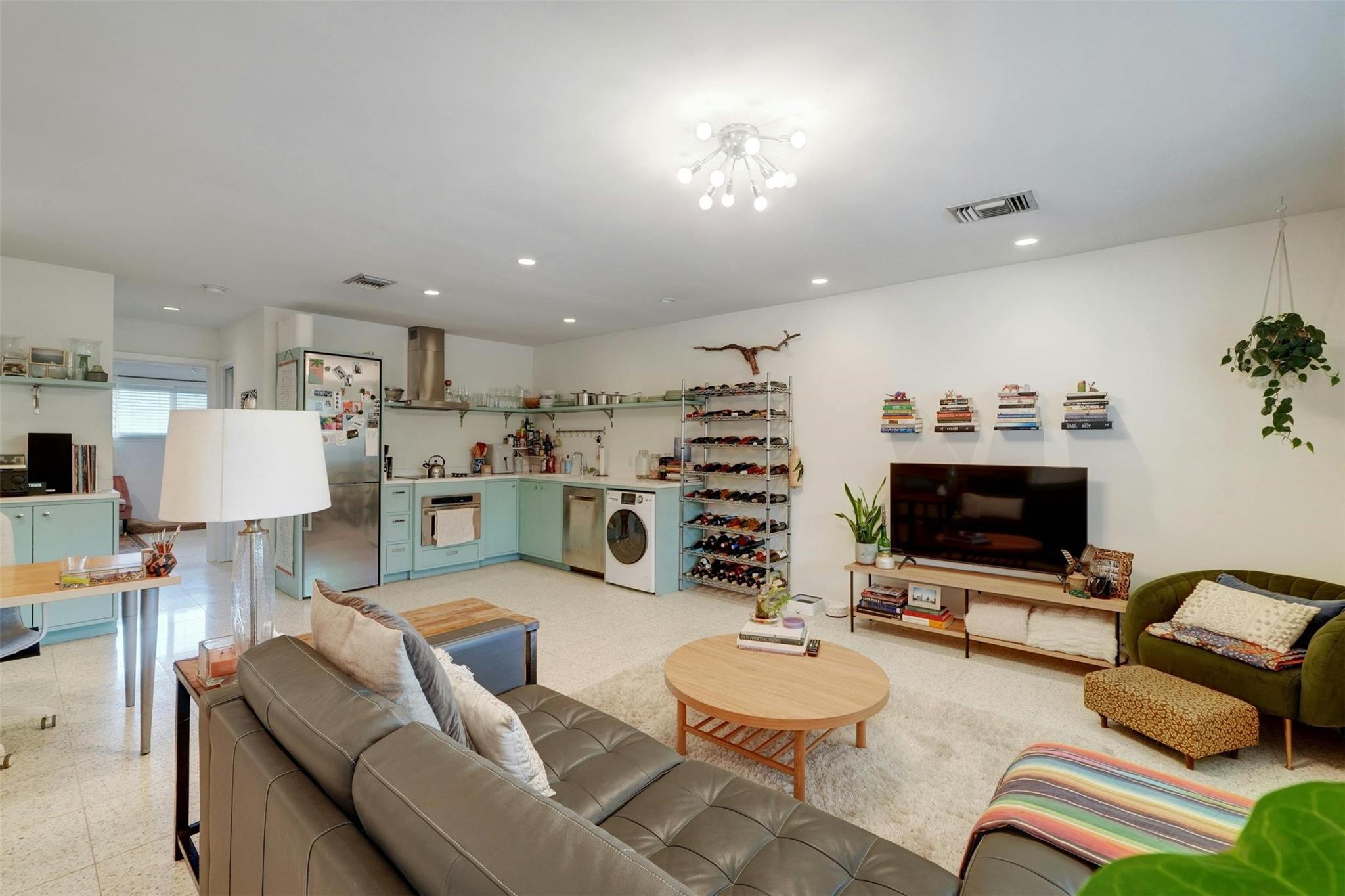 1208 Enfield RD # 202