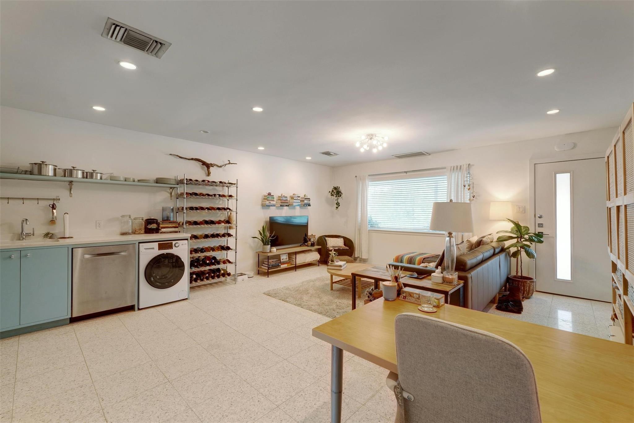 1208 Enfield RD # 202