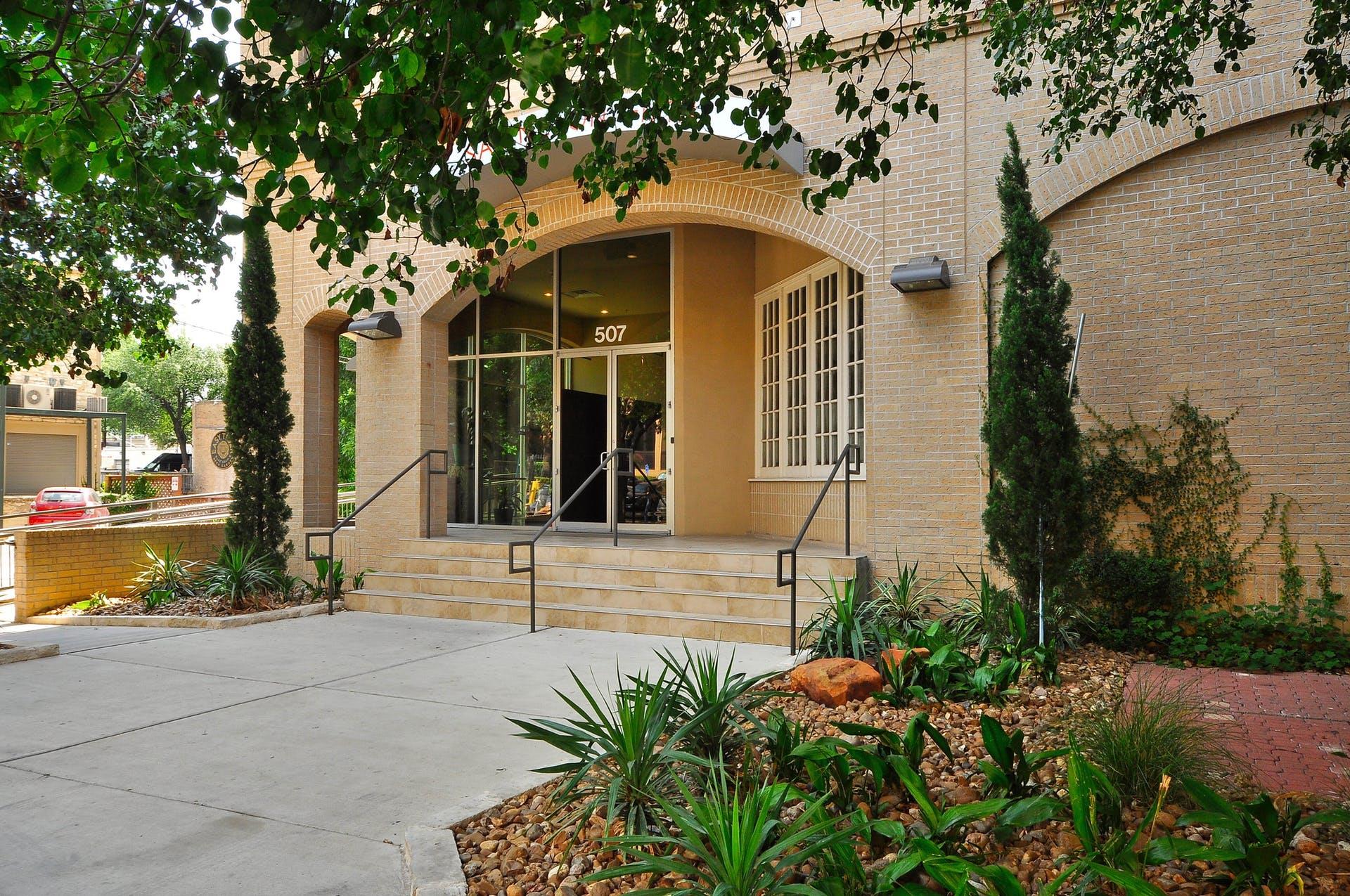 507 Sabine ST # 304