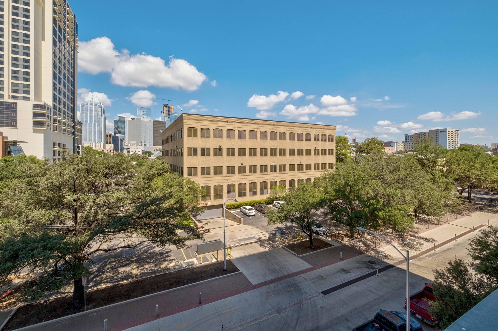 507 Sabine ST # 304