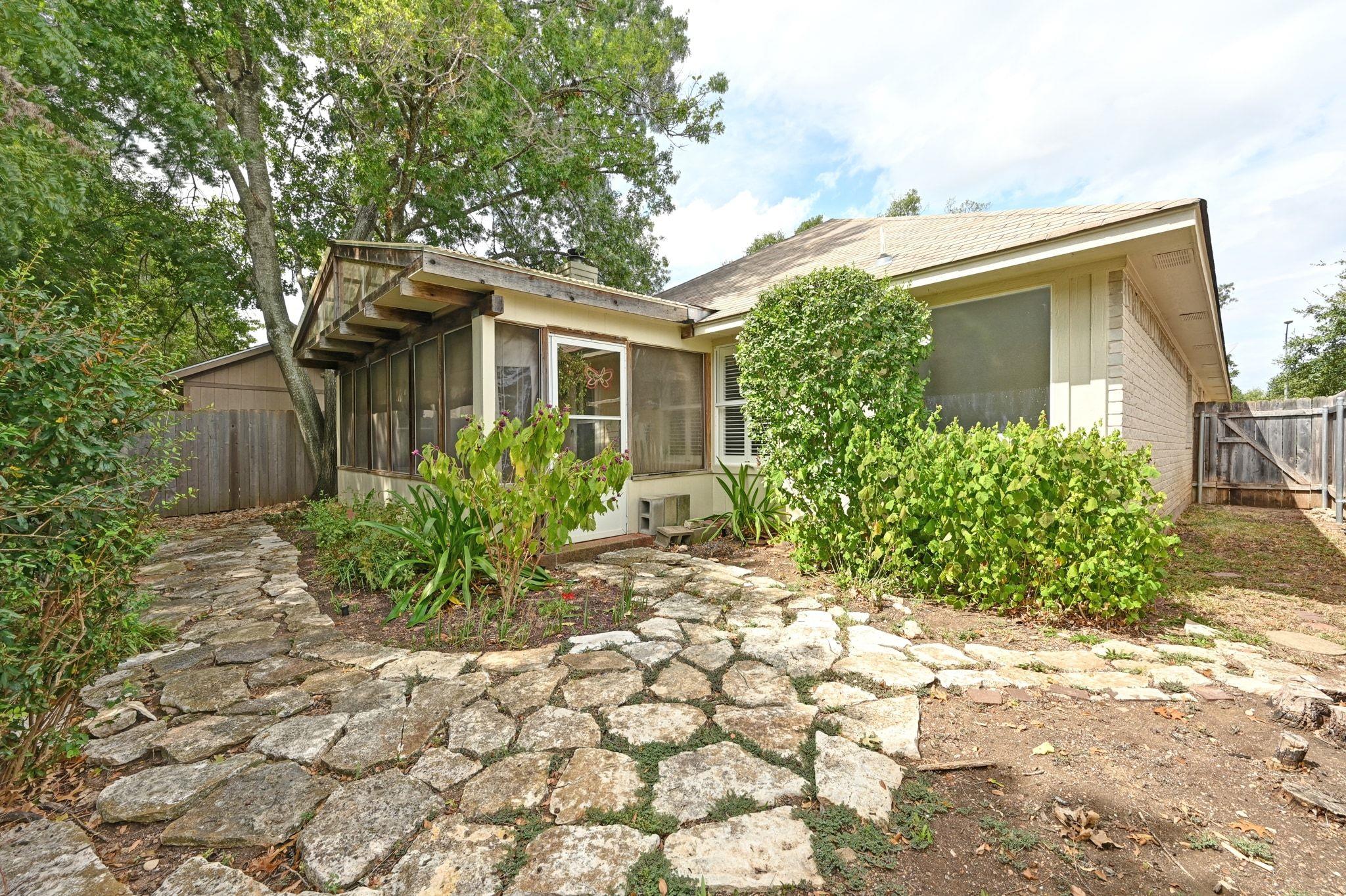 9401 Notches DR