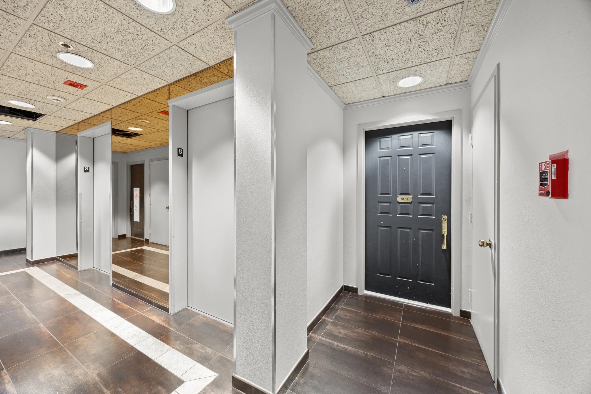 40 N Interstate 35 Highway Unit: 8C4