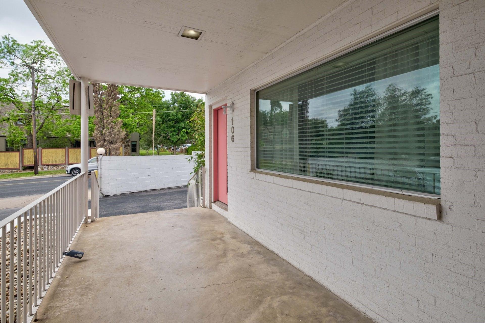 1208 Enfield RD # 106