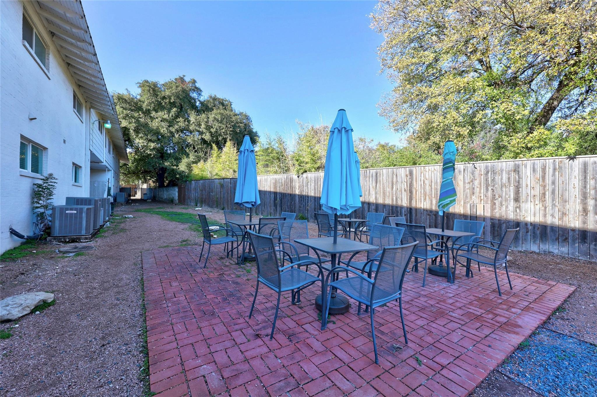 1208 Enfield RD # 106