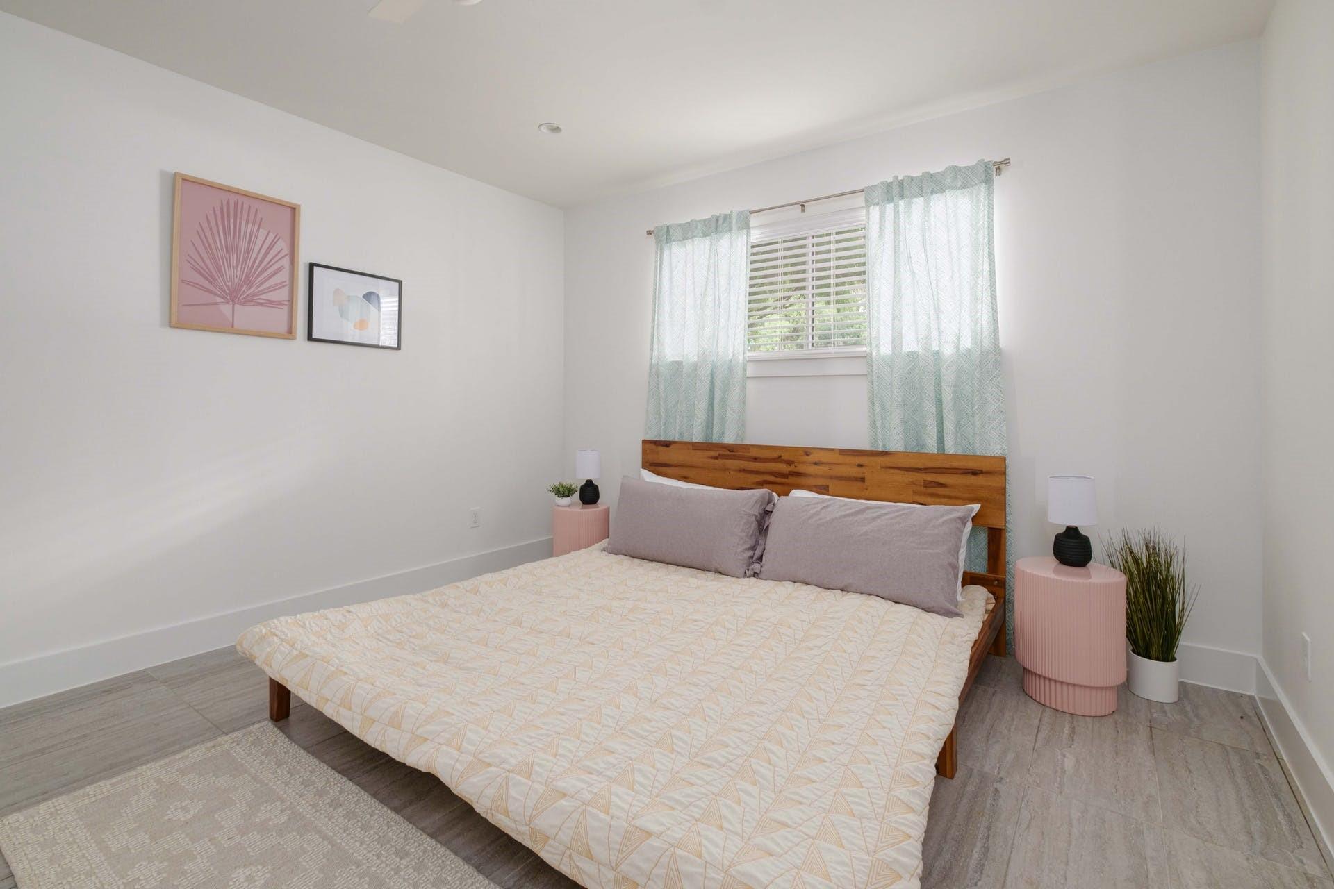 1208 Enfield RD # 106