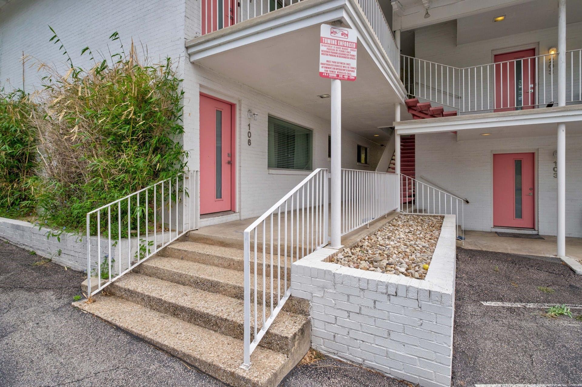 1208 Enfield RD # 106