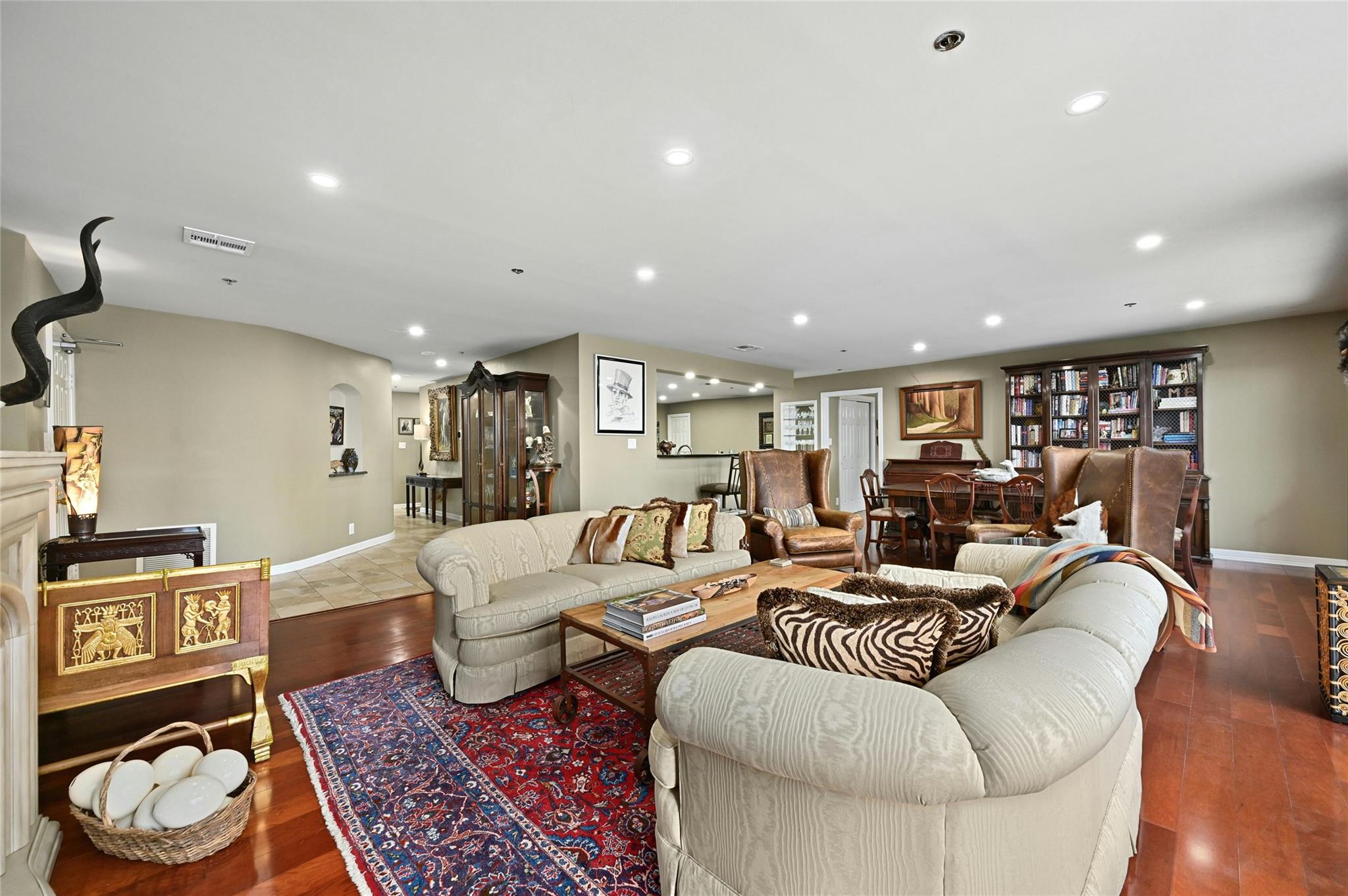 40 N Interstate Highway 35 Unit: 8C1