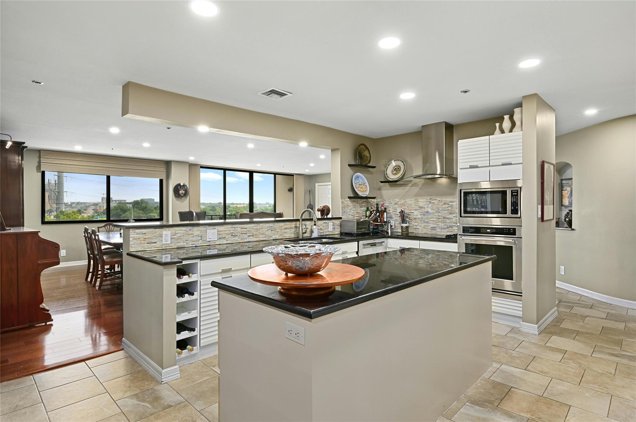 40 N Interstate Highway 35 Unit: 8C1