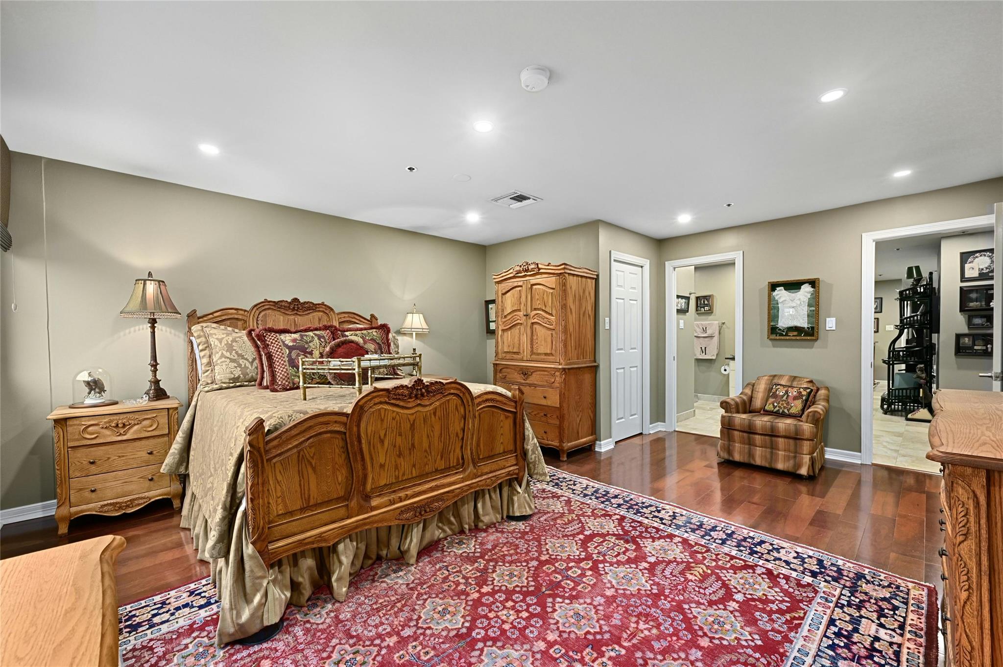 40 N Interstate Highway 35 Unit: 8C1