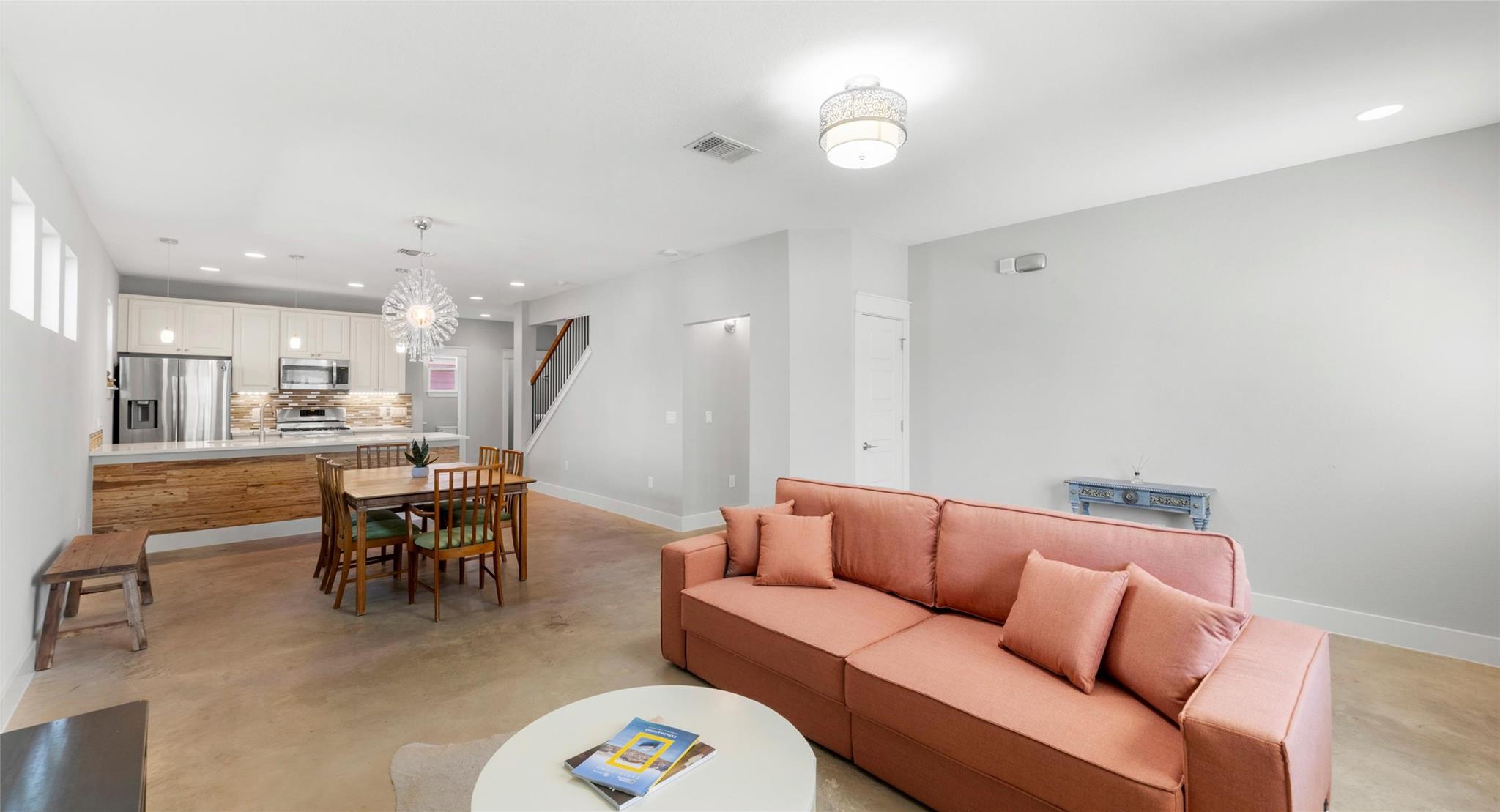 3104 Neal ST
