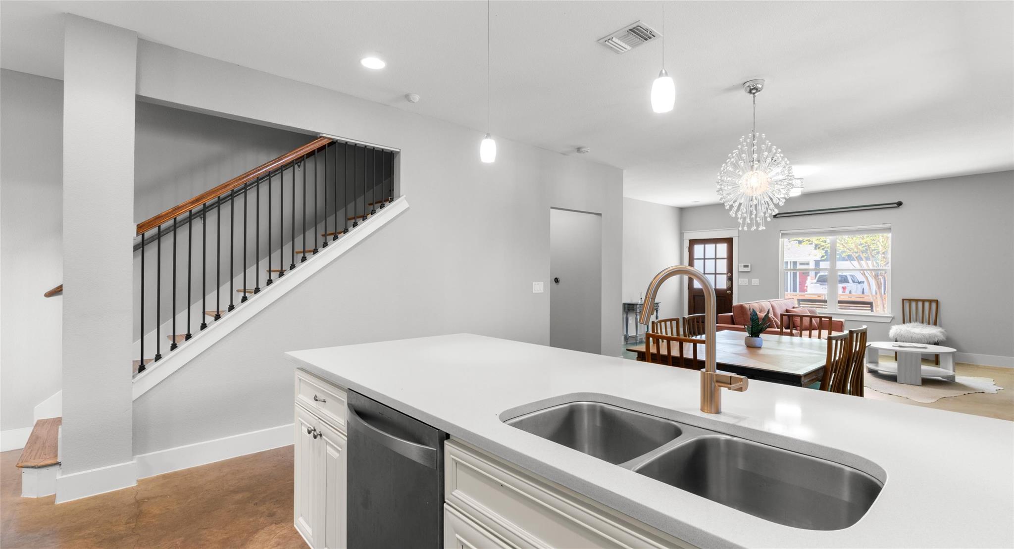 3104 Neal ST