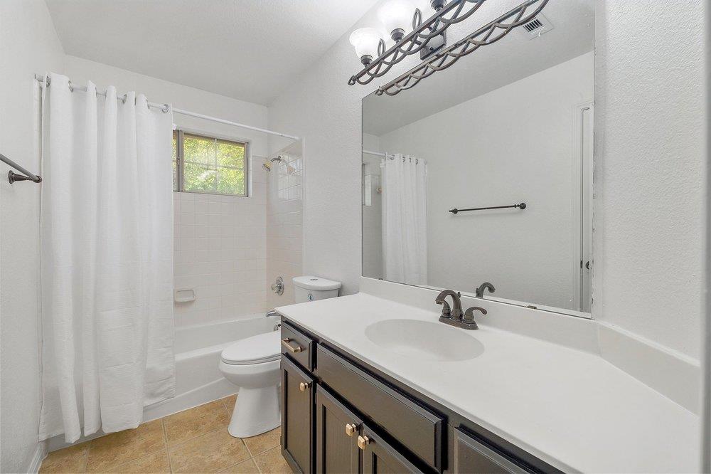 209 El Rio DR