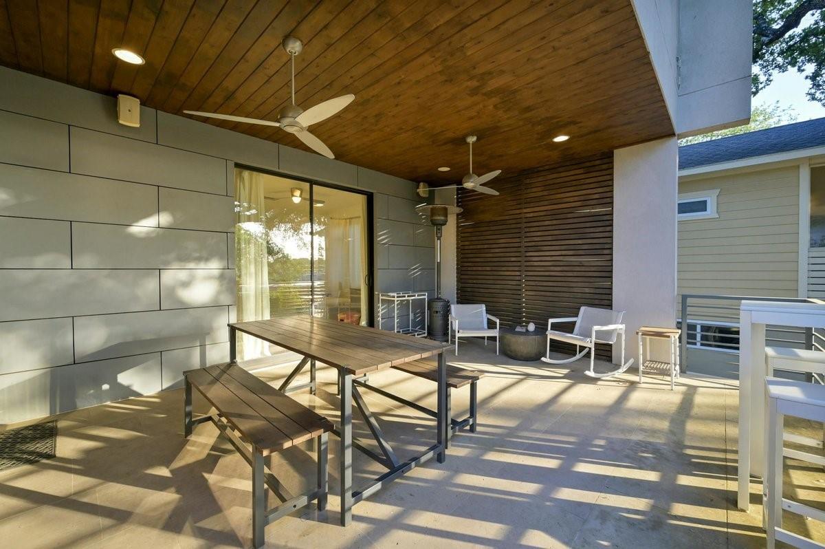 1402 Alta Vista Ave