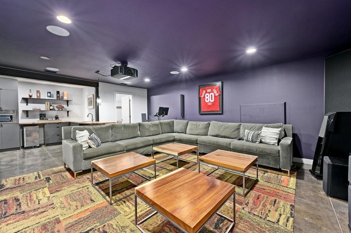 1402 Alta Vista Ave