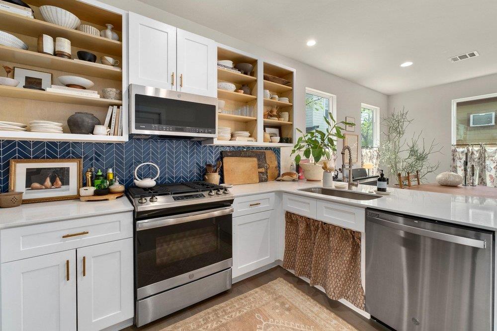 913 Valdez ST # B Unit: A & B