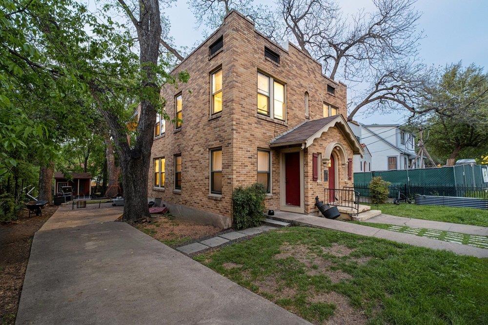 804 Rutherford Place