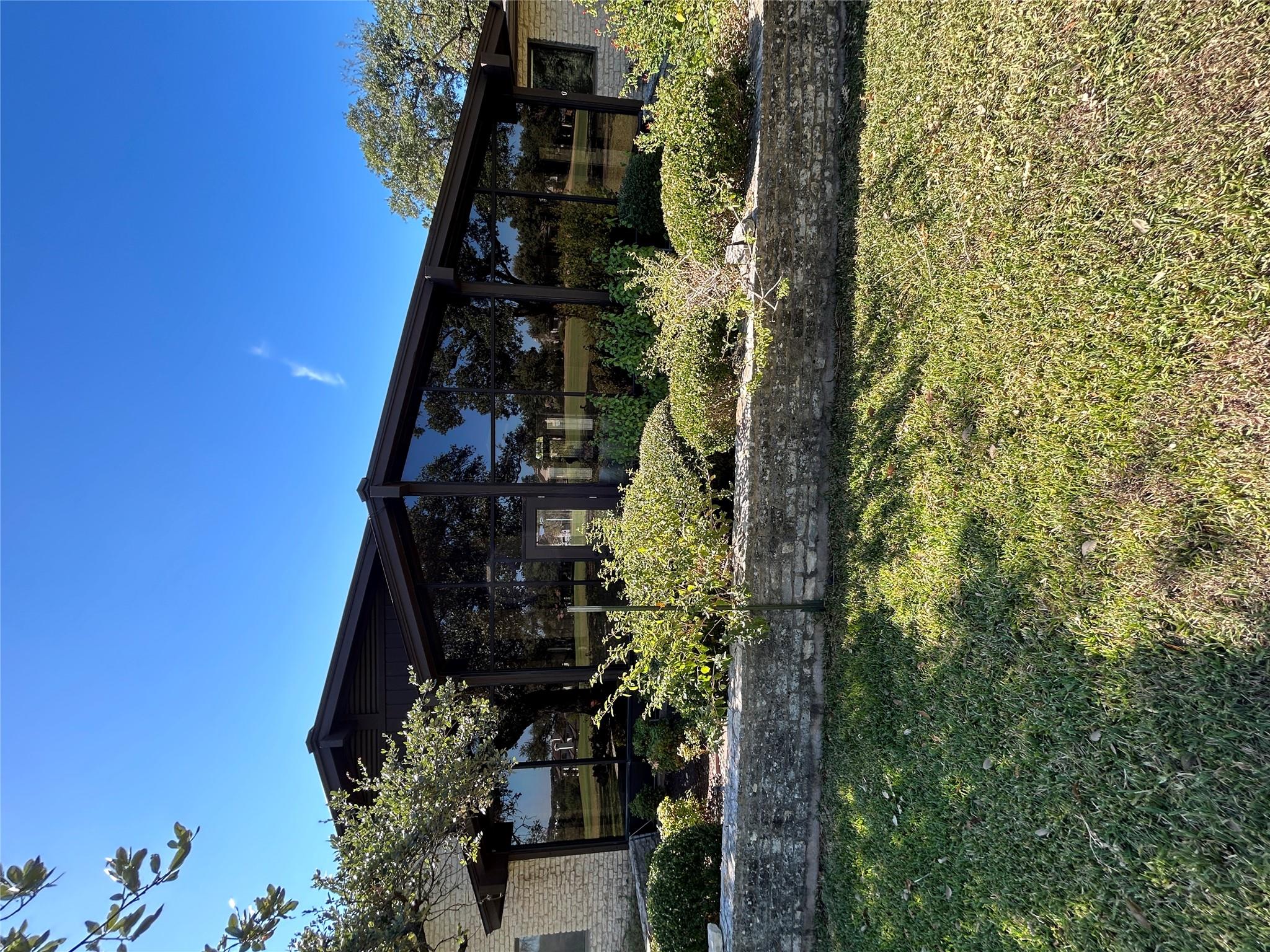 712 Rolling Green DR